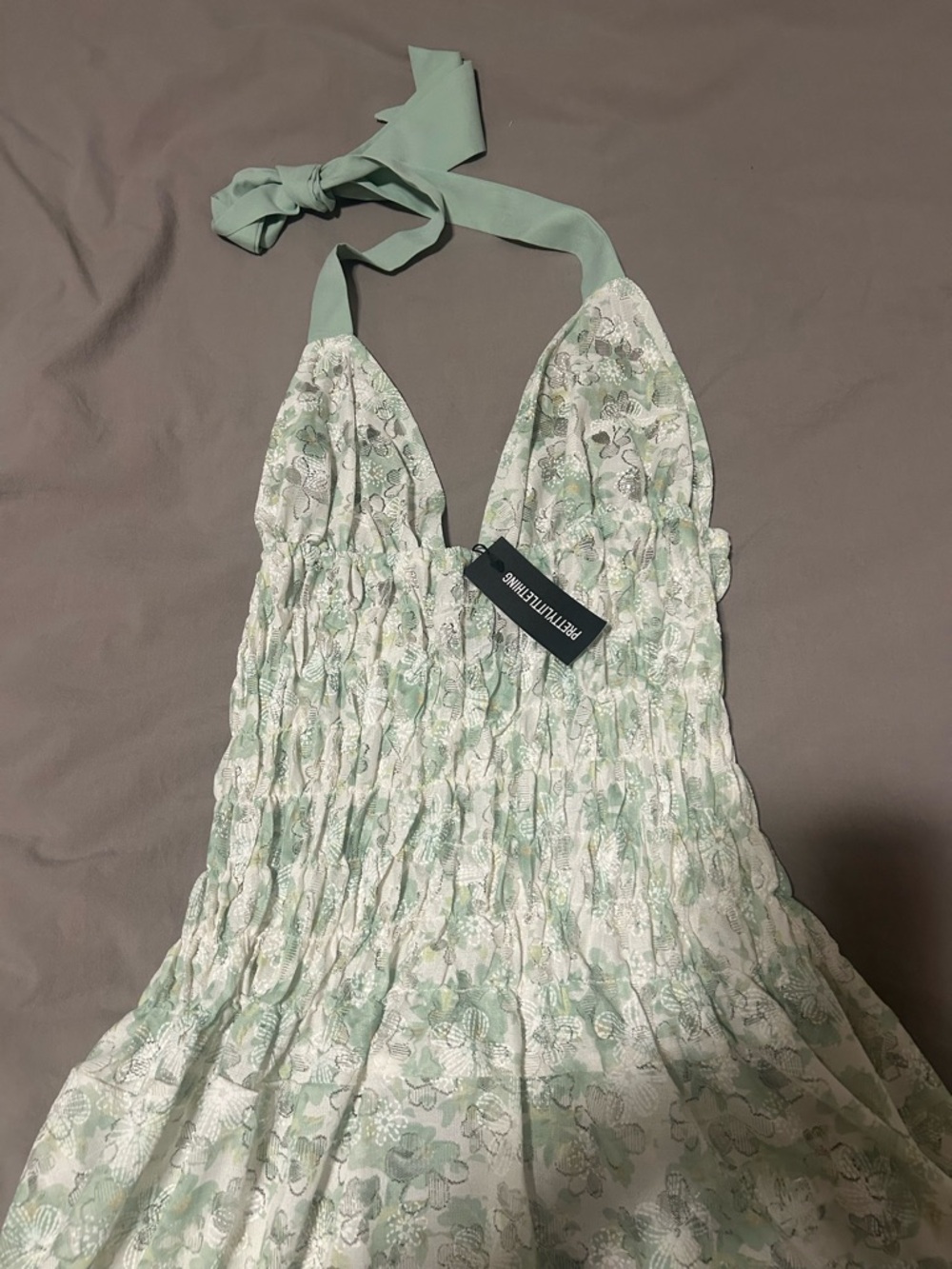 PrettyLittleThing Mint Green Lace Halter Mini Dress - Picture 5 of 8